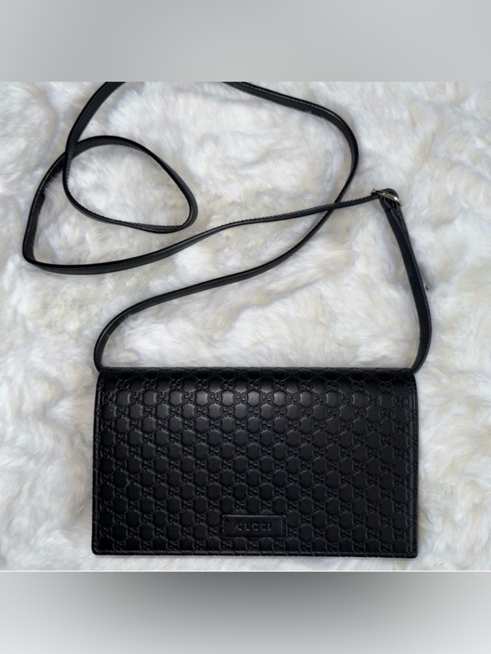 Gucci Microguccissima Crossbody Wallet - Picture 2 of 14